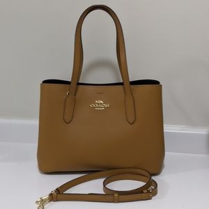 Coach Hand Bag/t Tote Bag. Excellent used conditio